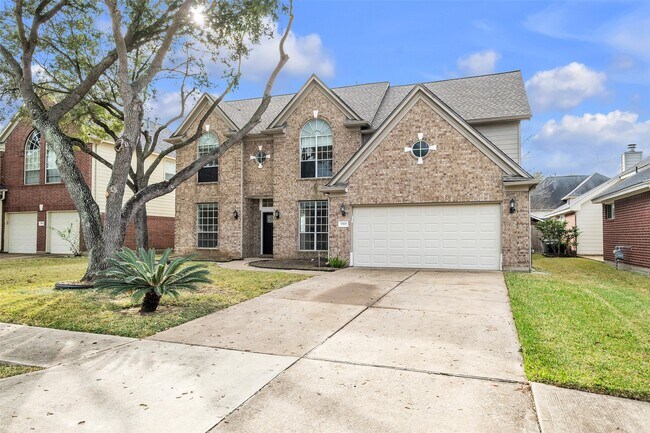 Building Photo - 17611 Magnolia Cir