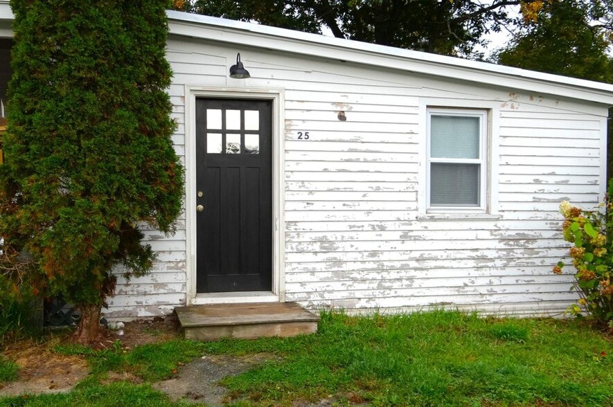 Building Photo - 25 School, 25