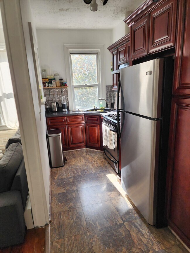 Building Photo - 337 Pavonia Ave