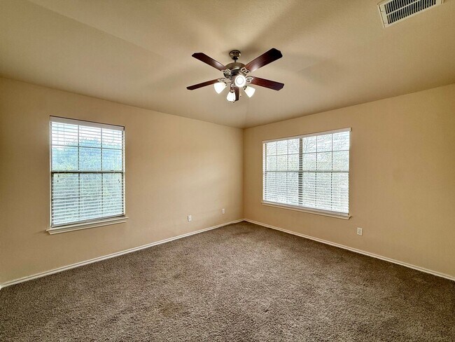 Building Photo - Updated Condo-1310 Parmer Ln.