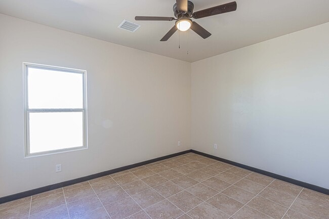 Building Photo - 9397 Senor Tedd Way