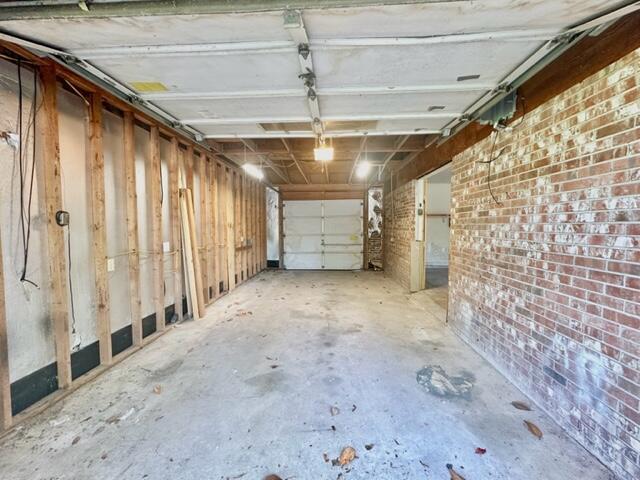 Building Photo - 627 Sea View Dr