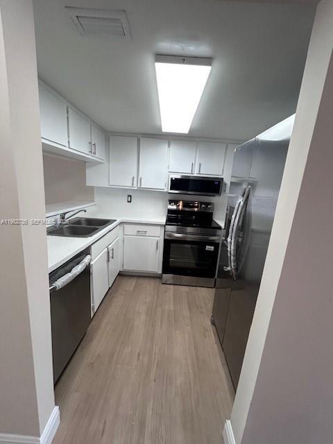 Building Photo - 1072 W 79th St