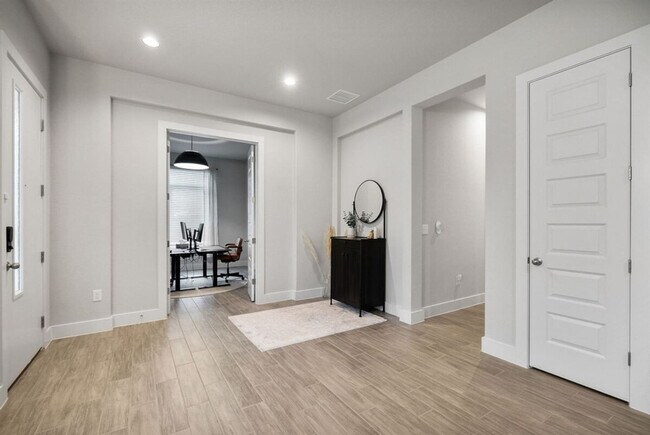 Building Photo - 11102 1/2 Charger Way-SI ID1363554P