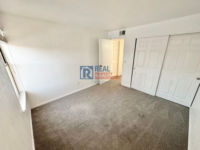 Building Photo - 14120 E Temple Dr