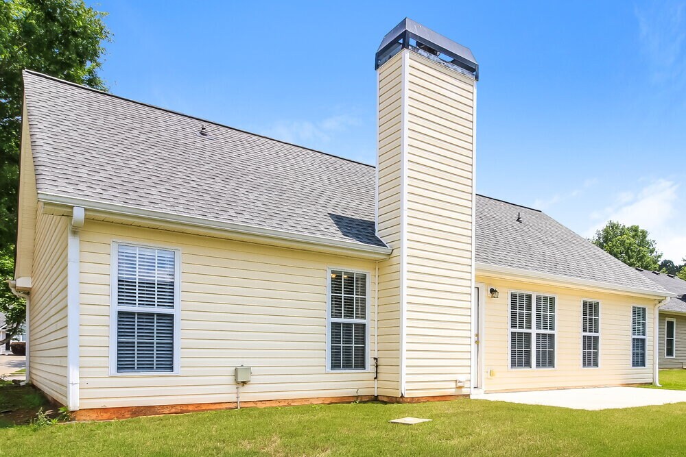 Building Photo - 180 Lake Cove Approach