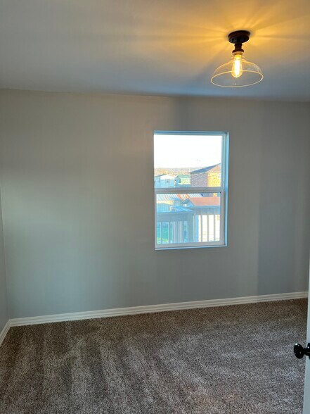 Building Photo - 1916 Beech St