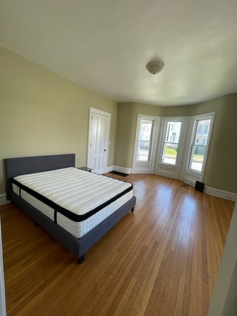 Downstairs- Room 1 - 7 Franklin St