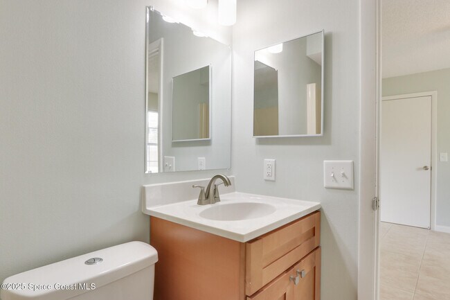 Building Photo - 1198 Altamira St NW