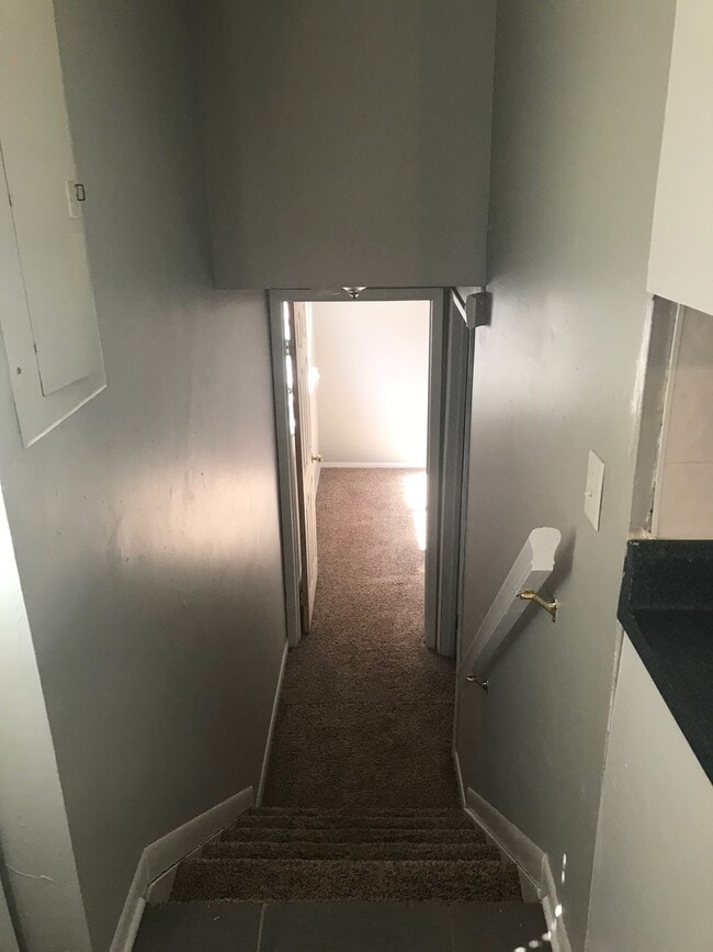 Building Photo - 3 bedroom 1.5 bathroom house in Gahanna fo...