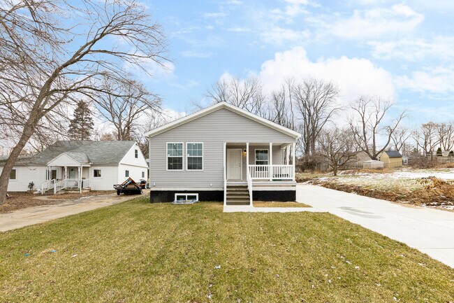 Building Photo - 395 Elder St