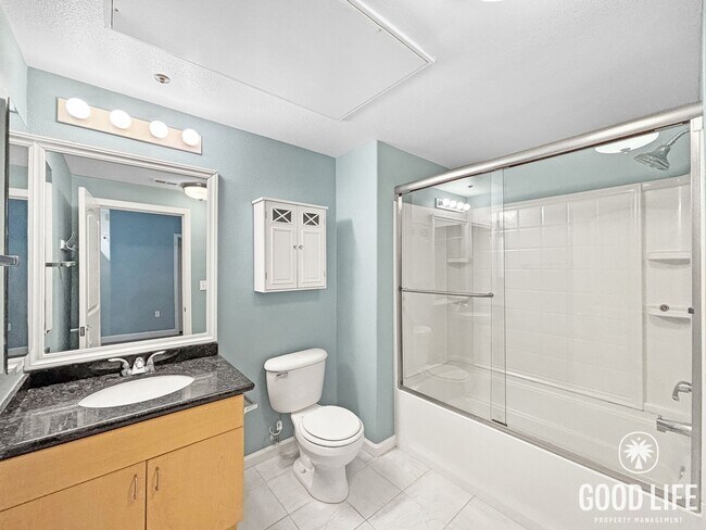 Building Photo - Stylish 1BD/1BA Condo in Cortez Hill with Balcony, In-Unit W/D & Pool Views