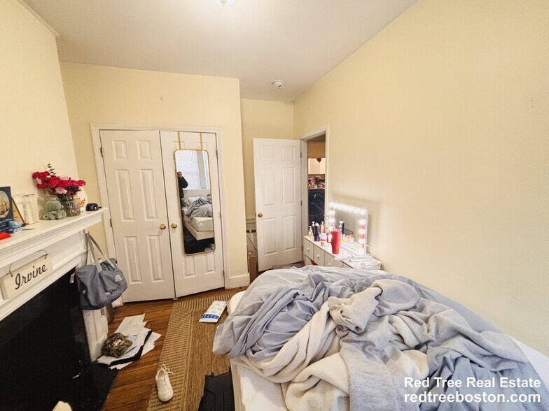 Building Photo - 62 Egmont St