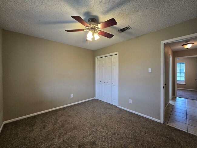 Building Photo - 1710 Joy Dr