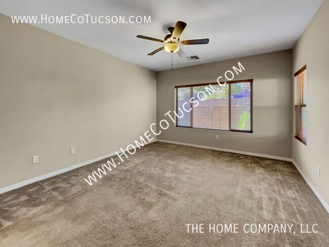 Building Photo - 1096 W Versilia Dr