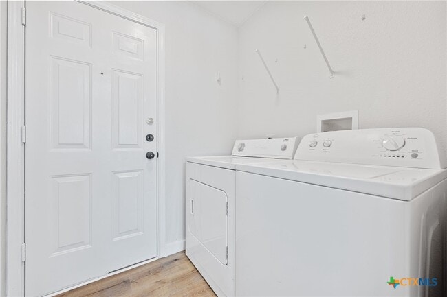 Building Photo - 107 Cedargrove