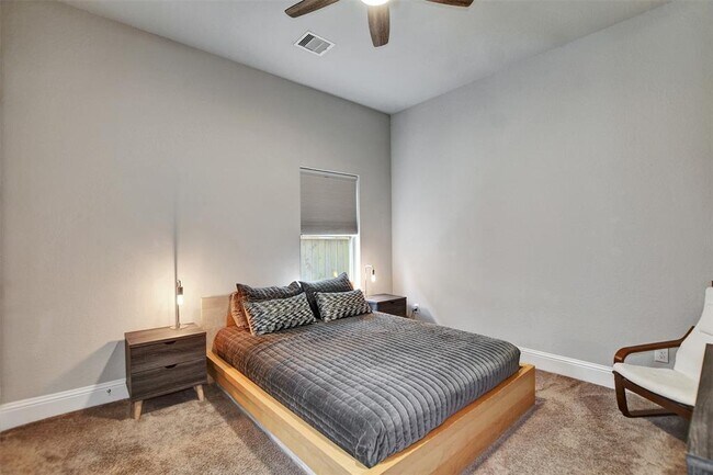 Building Photo - 13219 Pkwy Hills Dr