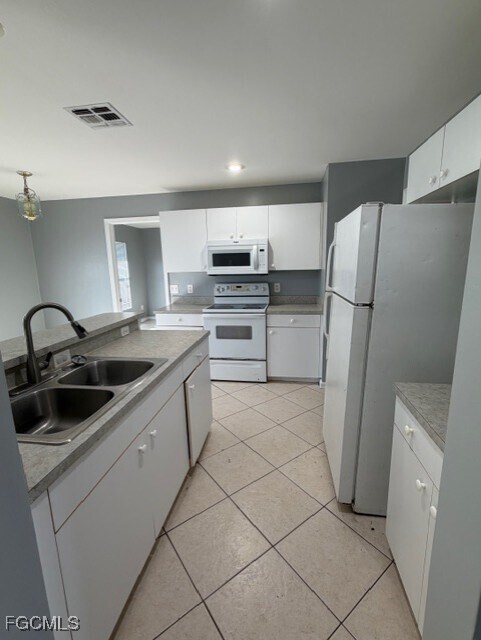 Building Photo - 1242 Ermine St E