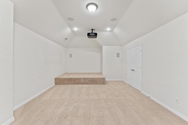 Building Photo - 3009 Lakeshore Dr