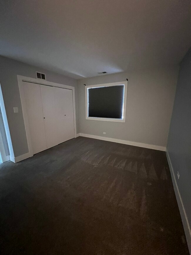 Building Photo - 14949 Lake View Dr