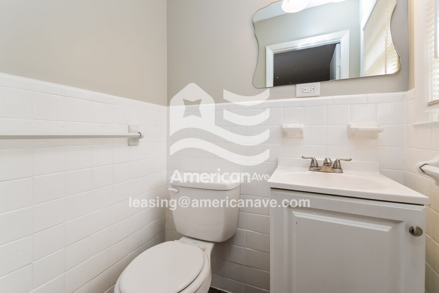 Building Photo - 4838 Chapman St