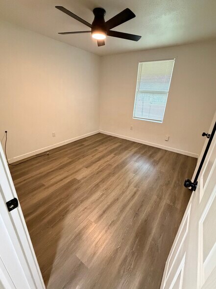 Building Photo - 3500 E Rosedale St