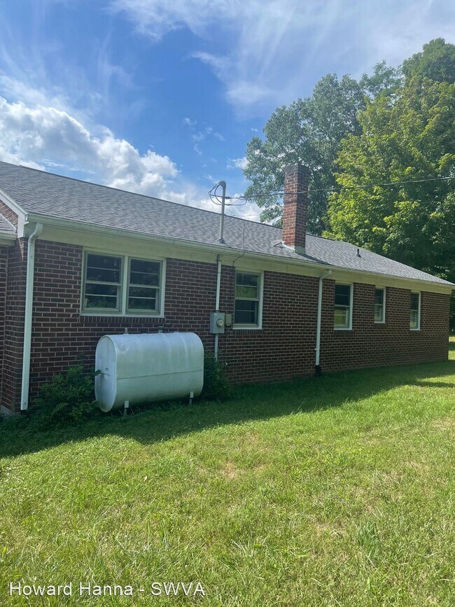 4 br, 1.5 bath House 1550 Blacks Creek Road 1550 Blacks Creek Rd