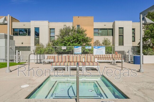 Building Photo - 353 E Bonneville Ave