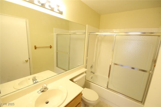Building Photo - 3440 Middle View Dr