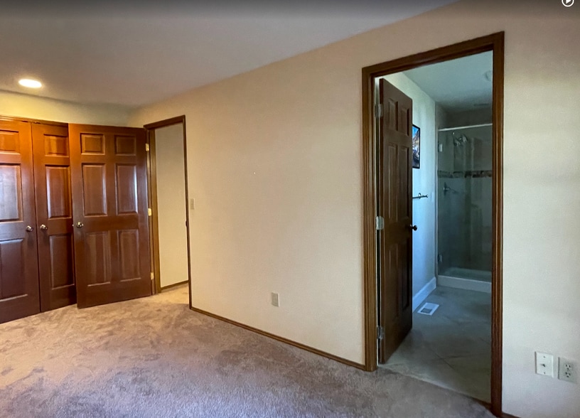 Building Photo - 13018 NE 111th Pl