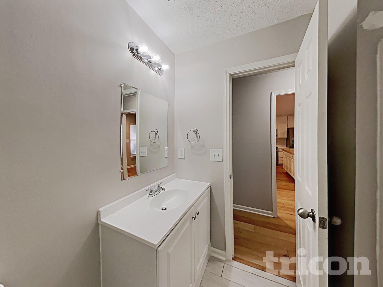 Building Photo - 4021 Deer Run Trce