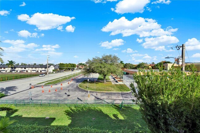 Building Photo - 675 NW 85th Ct