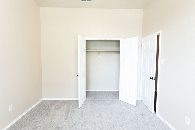 Building Photo - 1912 Cancun Dr