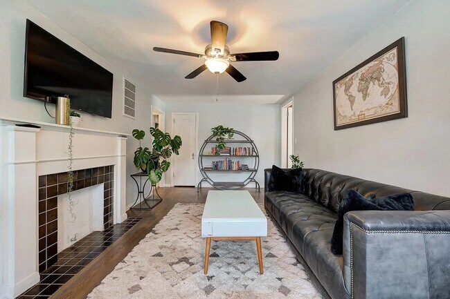 Building Photo - 3801 NW 25th St