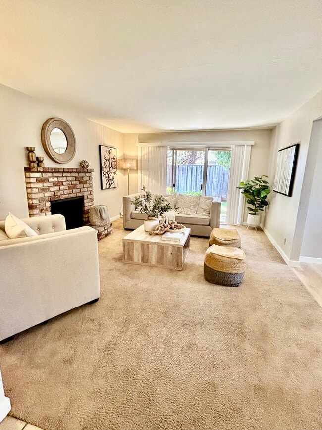 Building Photo - 960 Spadafore Ct