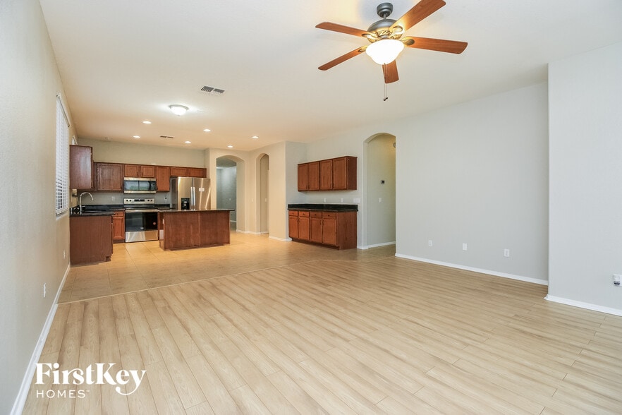 Building Photo - 12529 W Highland Ave