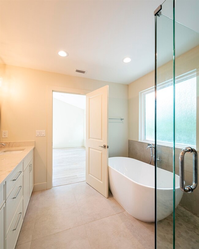 Building Photo - 2599 A1A S