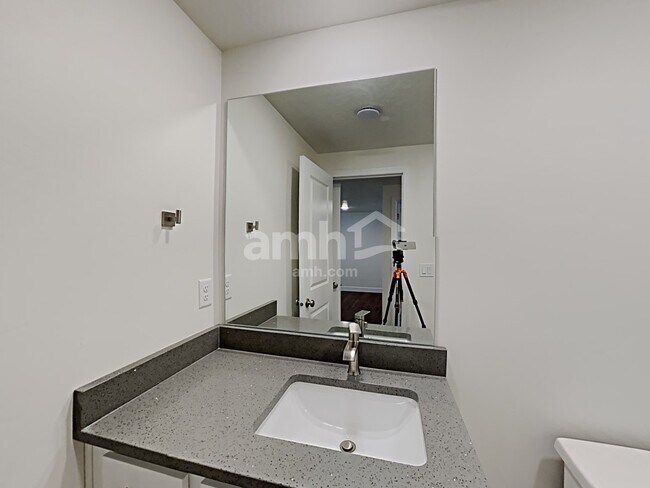 Building Photo - 6043 W Arranmore Dr