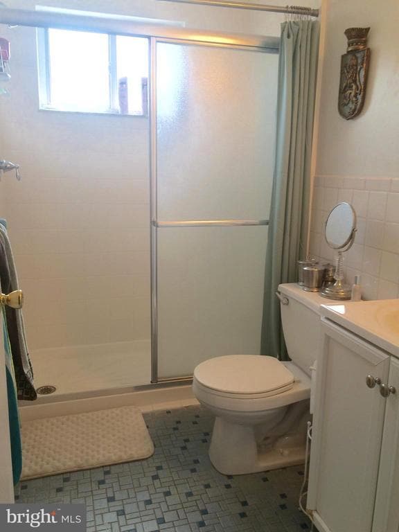 Building Photo - 335 E Lancaster Ave