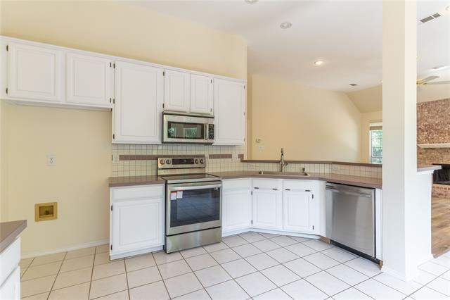 Building Photo - 2217 London Dr