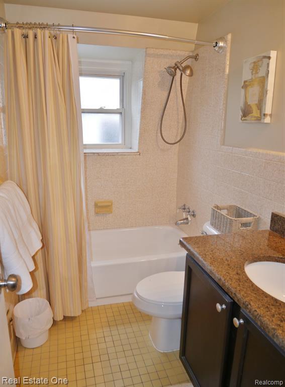 Building Photo - 2298 Browning St