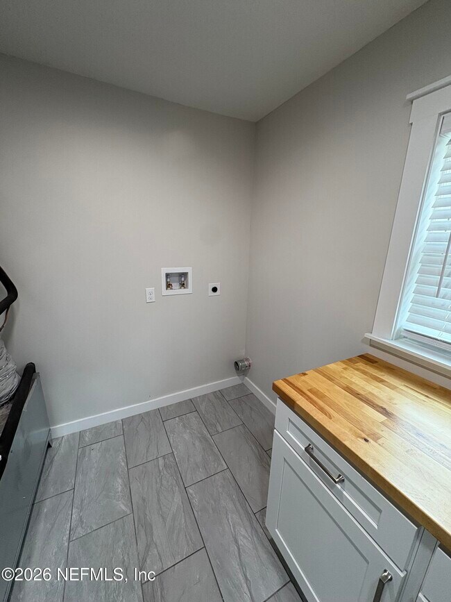 Building Photo - 3968 Packard Dr