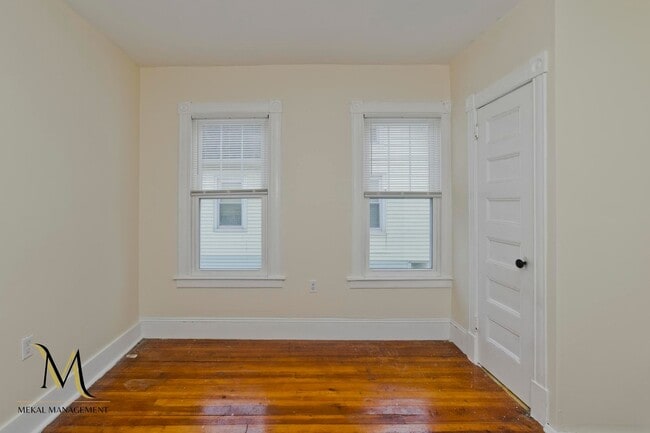 Building Photo - 54-56 Clantoy Street