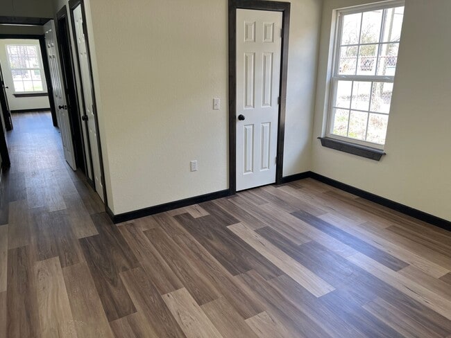 Building Photo - 2 bed 2 bath new build in 2024
