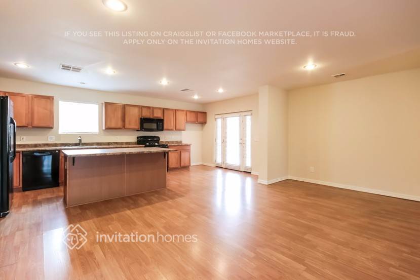 Building Photo - 2551 E Diamond Cir