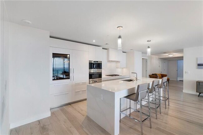 Building Photo - 2200 N Ocean Blvd