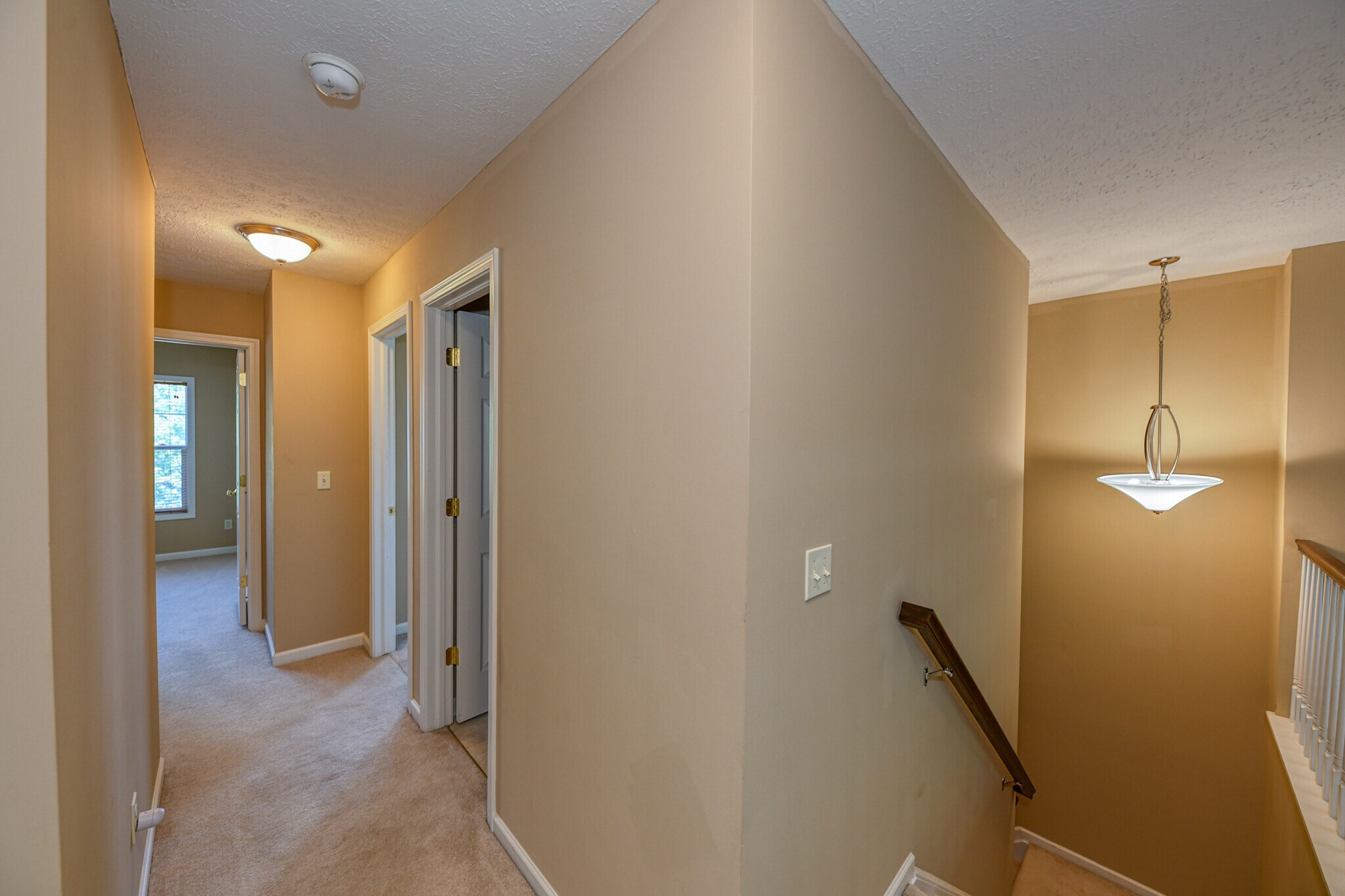 Building Photo - 5845 Crescent Ridge Dr