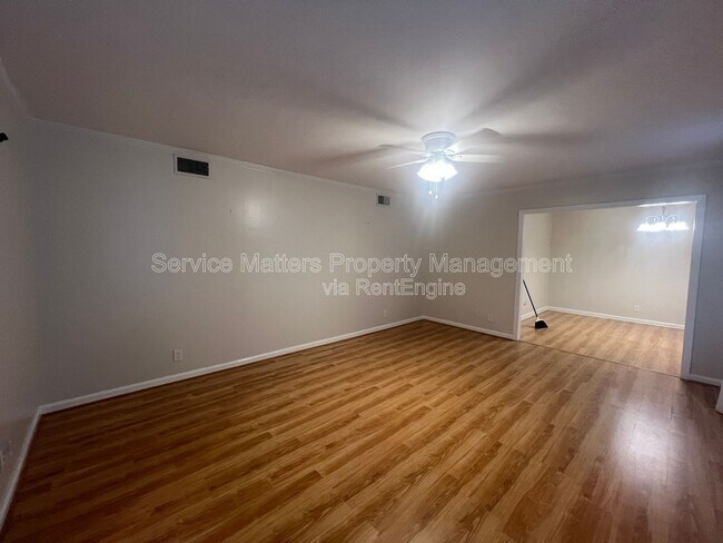 Building Photo - 1401 E 34th St