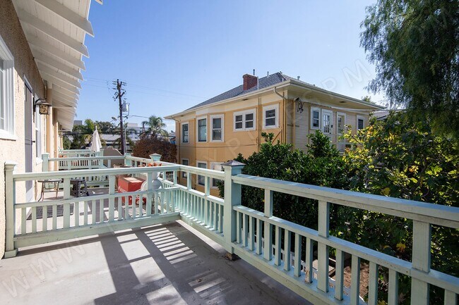 Building Photo - OPEN HOUSE: 11/15 3:30-4:30PM ~ 1 BR with ...