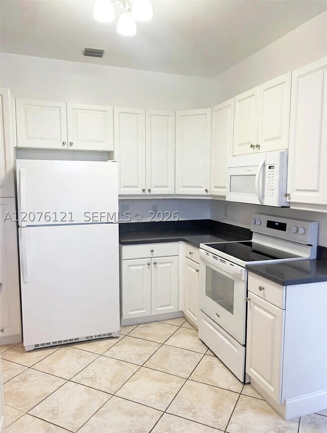 Building Photo - 15616 NW 12th Ct